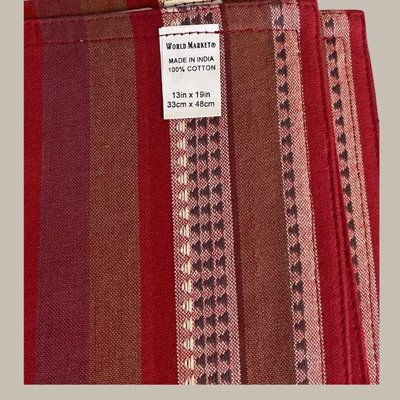 World Market Cotton Placemats Set of 8 Striped Red  Holiday Rectangle NWT - Picture 4 of 4